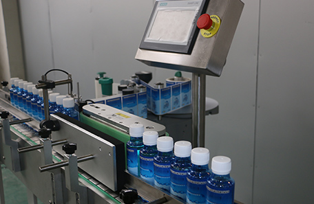 立式蜂蜜瓶貼標機