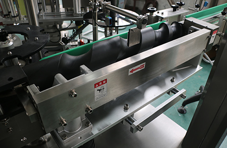 全自動回轉式不干膠貼標機-XTHZ-720J型