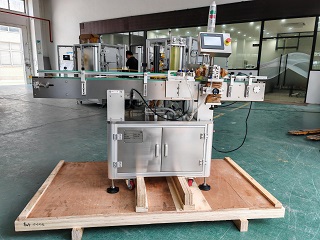 2025.7.23墨西哥圓瓶單標定點不干膠貼標機1臺