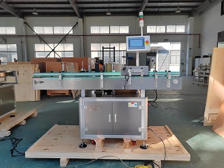 2025.11.18瑞典立式圓瓶貼標機+轉盤1臺